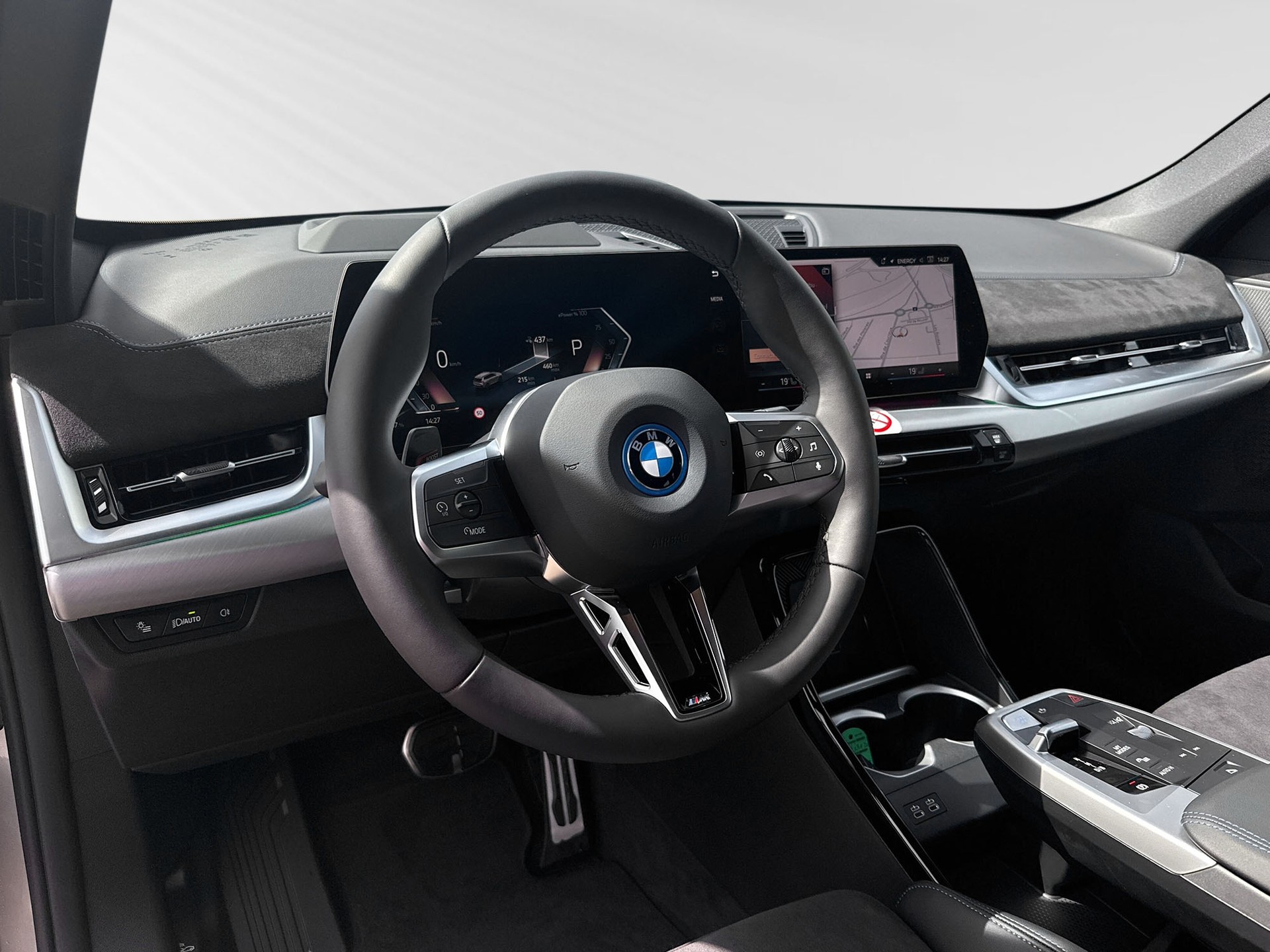 BMW iX1 eDrive 20 M Sport-image-3