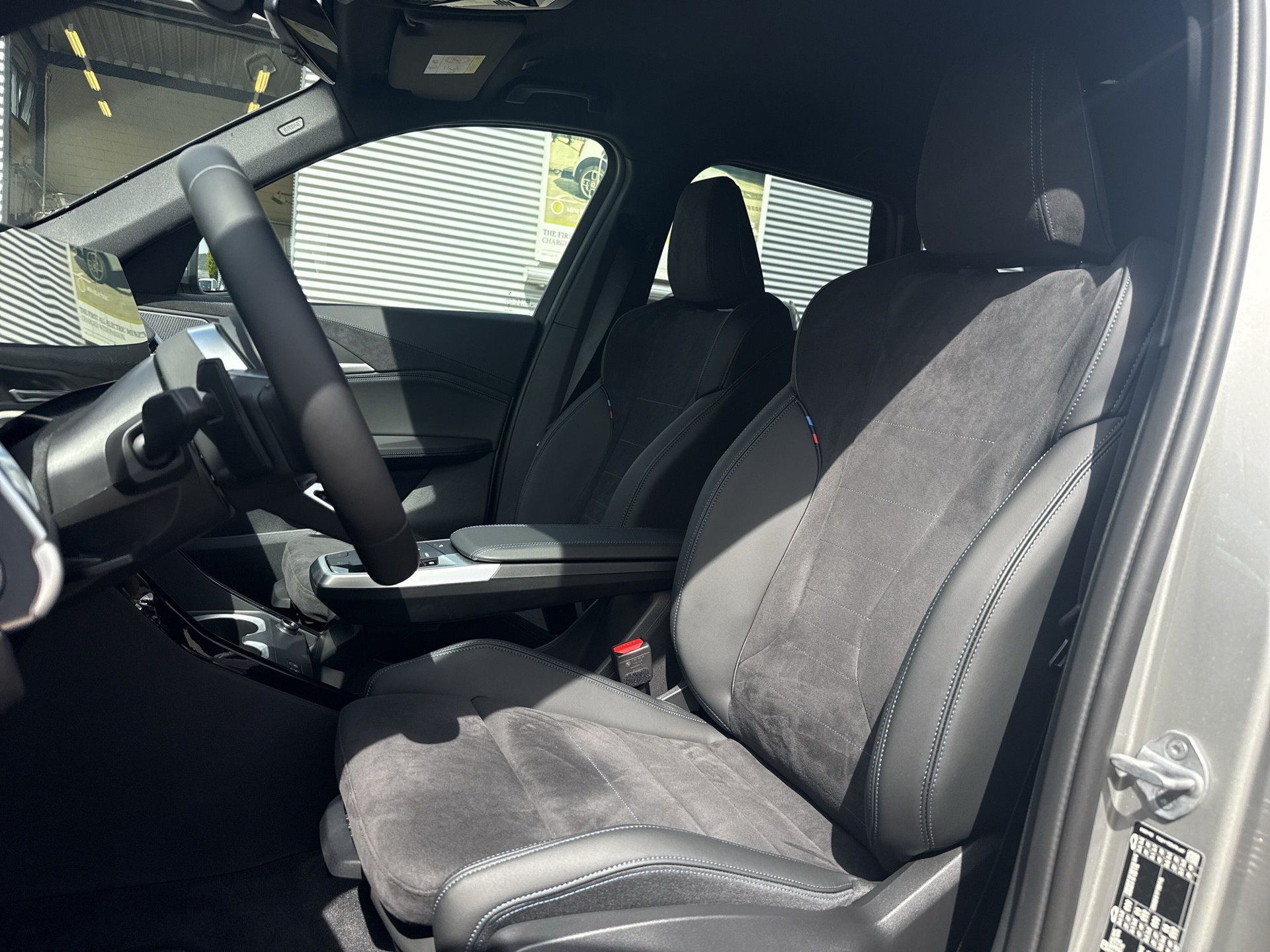 BMW iX1 eDrive 20 M Sport-image-9