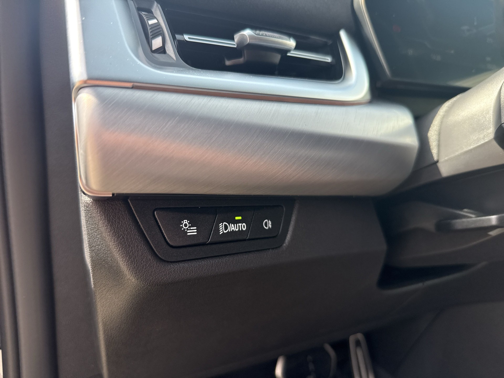 BMW iX1 eDrive 20 M Sport-image-19