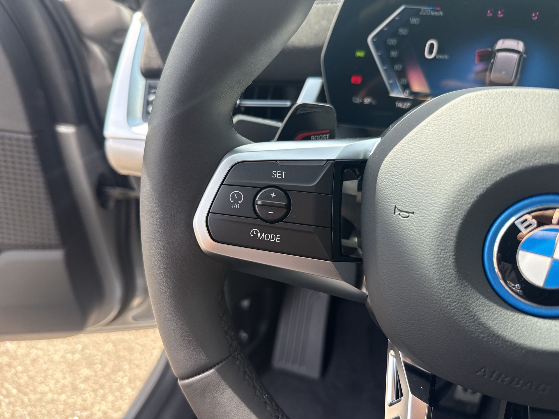 BMW iX1 eDrive 20 M Sport-image-14