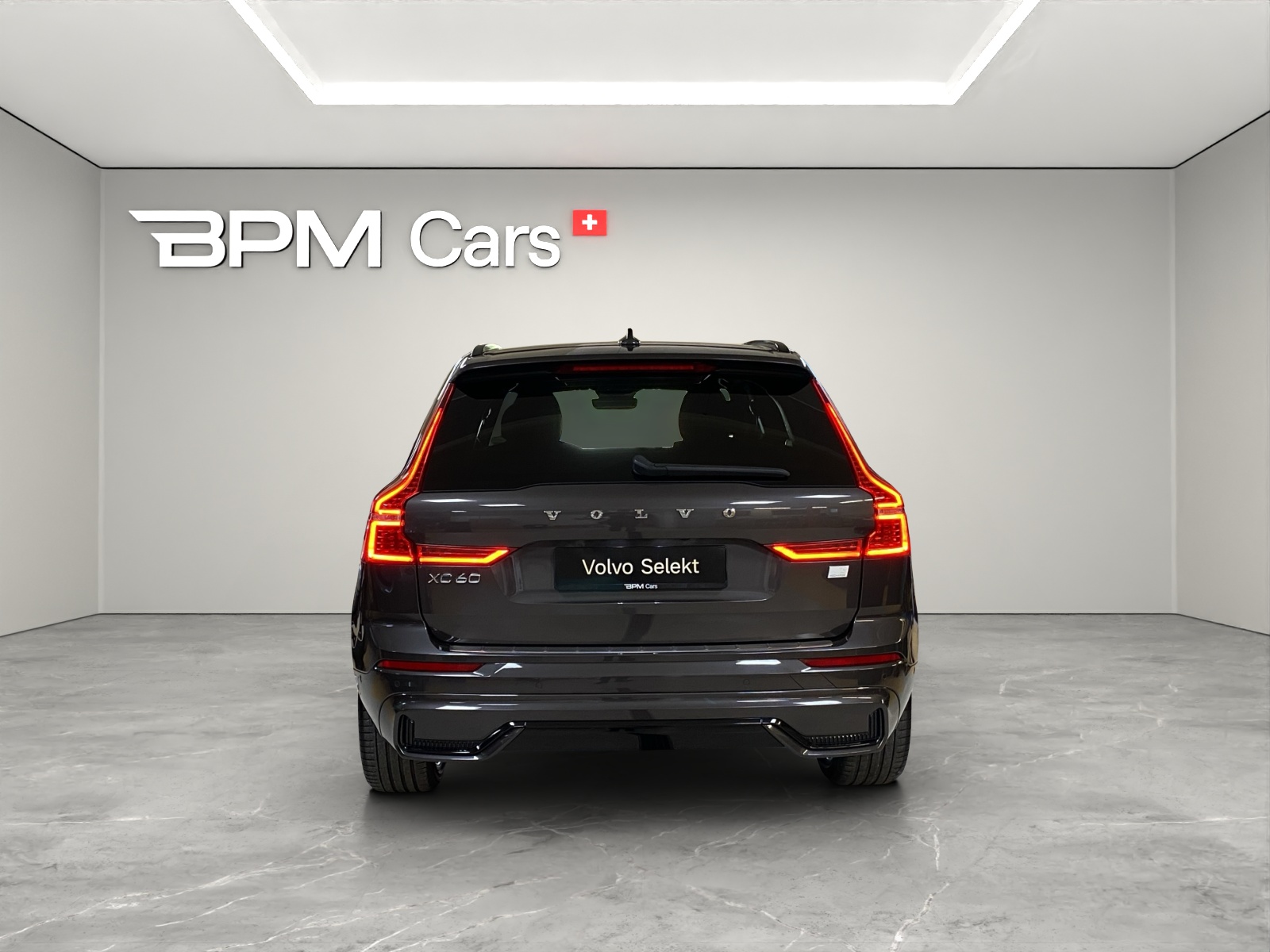 VOLVO XC60 T8 eAWD PluginHybrid Ultimate Dark Geartronic-image-3