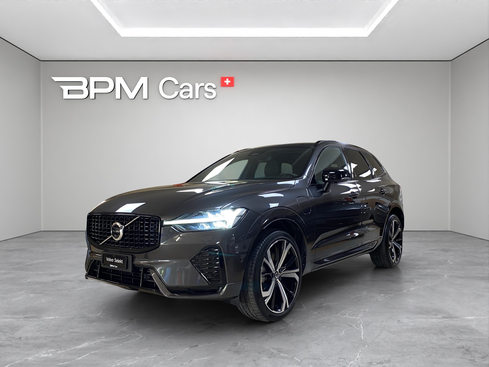 VOLVO XC60 T8 eAWD PluginHybrid Ultimate Dark Geartronic-image-0