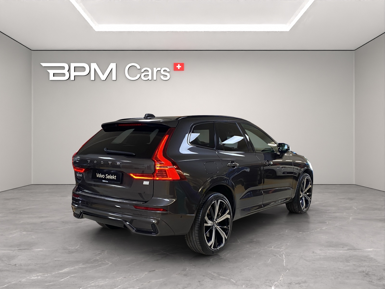 VOLVO XC60 T8 eAWD PluginHybrid Ultimate Dark Geartronic-image-1