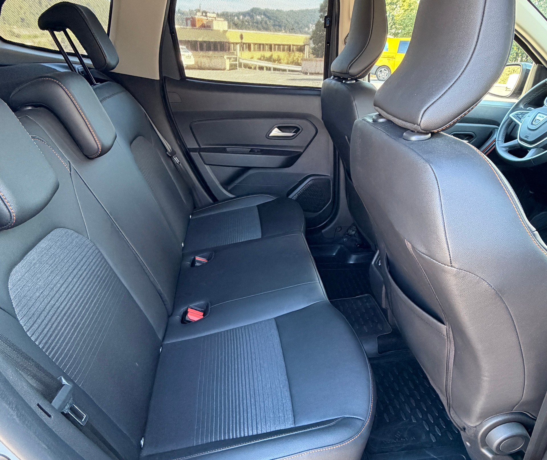 DACIA Duster TCe 150 Extreme EDC 4x2-image-12