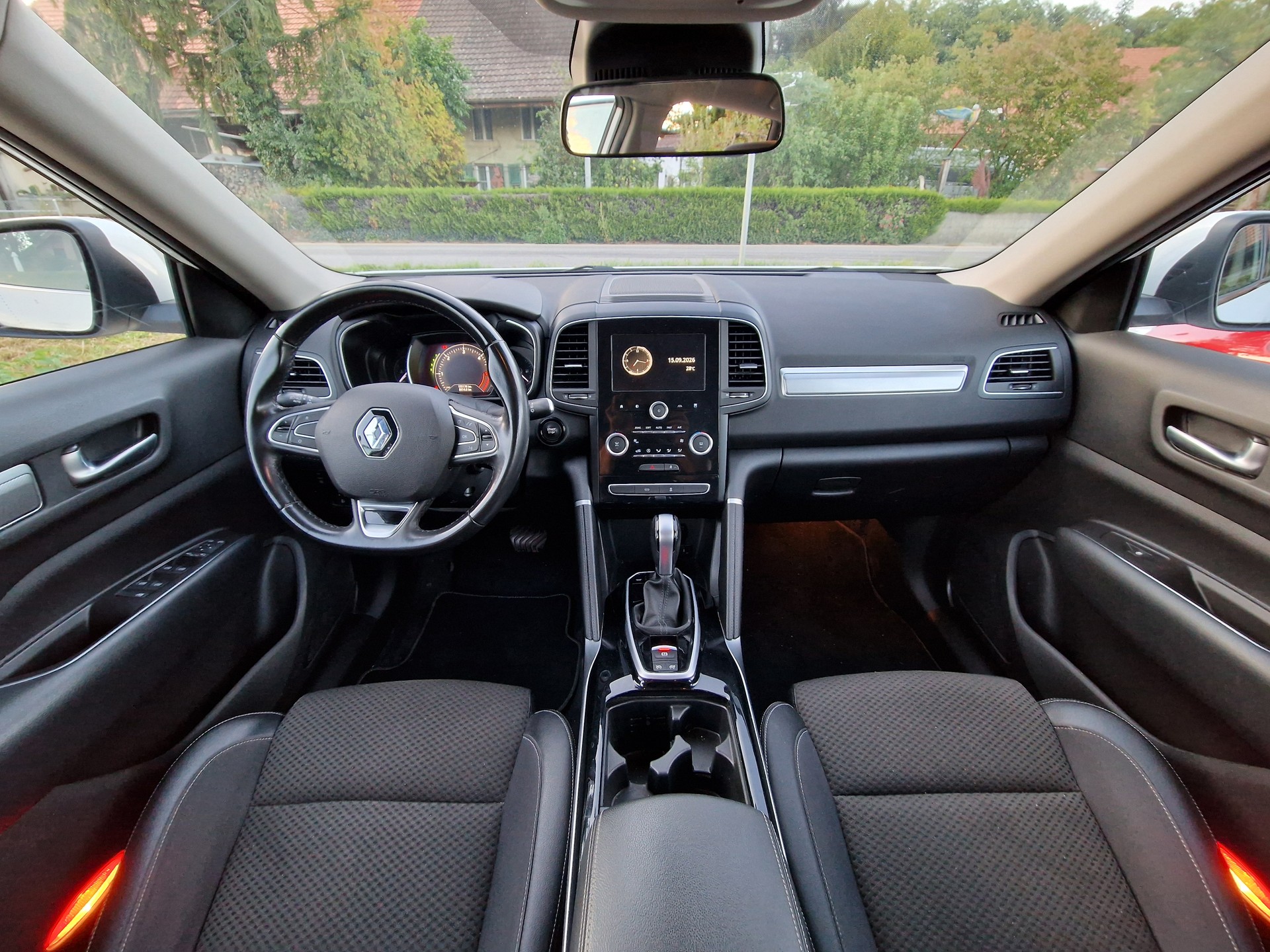 RENAULT 2.0 Blue dCi Zen X-Tronic 4WD-image-5