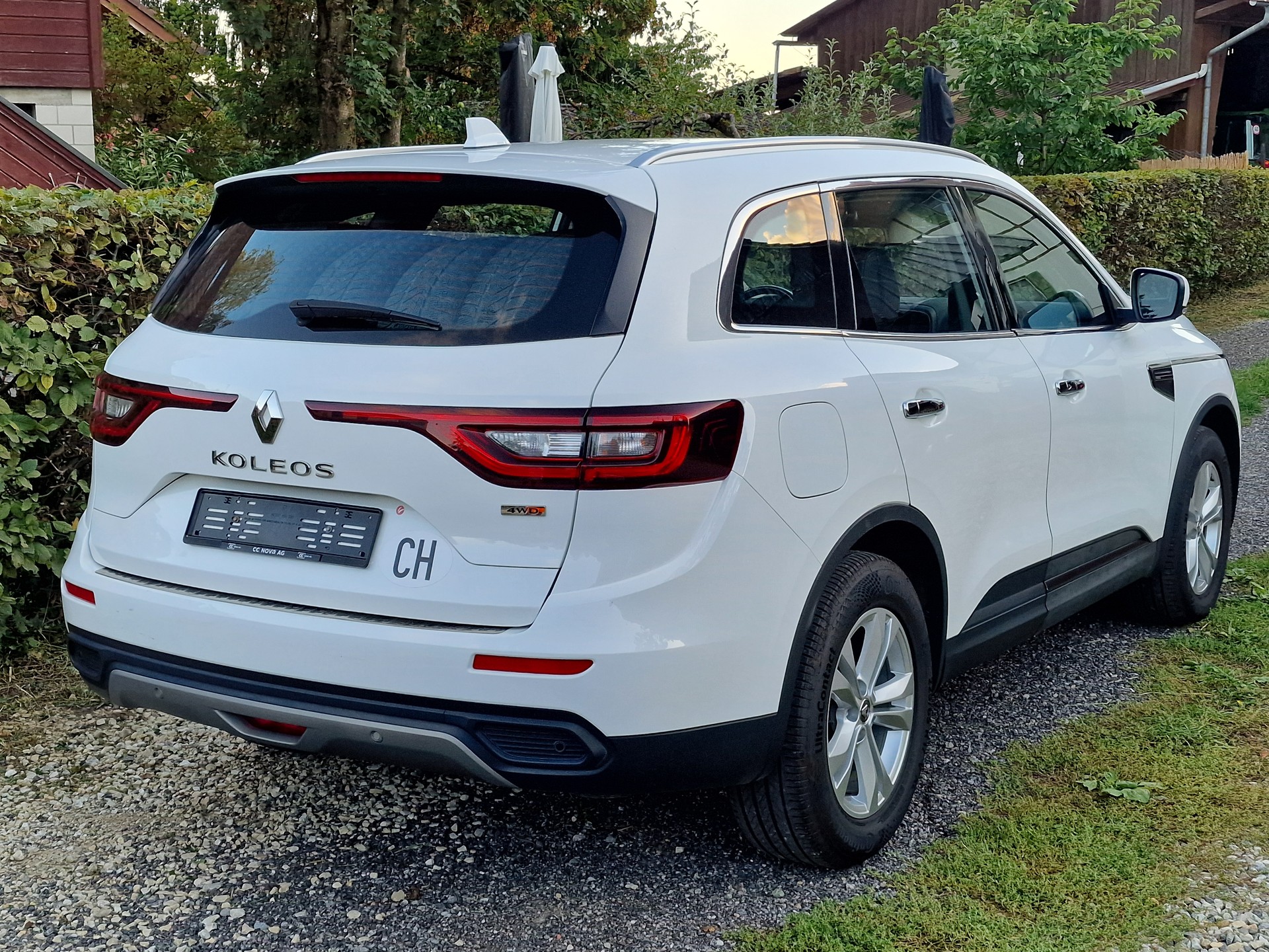 RENAULT 2.0 Blue dCi Zen X-Tronic 4WD-image-2