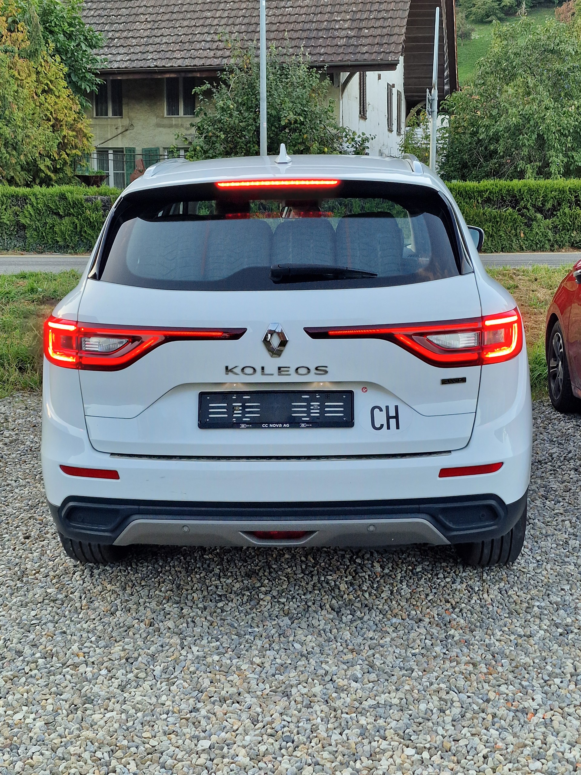 RENAULT 2.0 Blue dCi Zen X-Tronic 4WD-image-4
