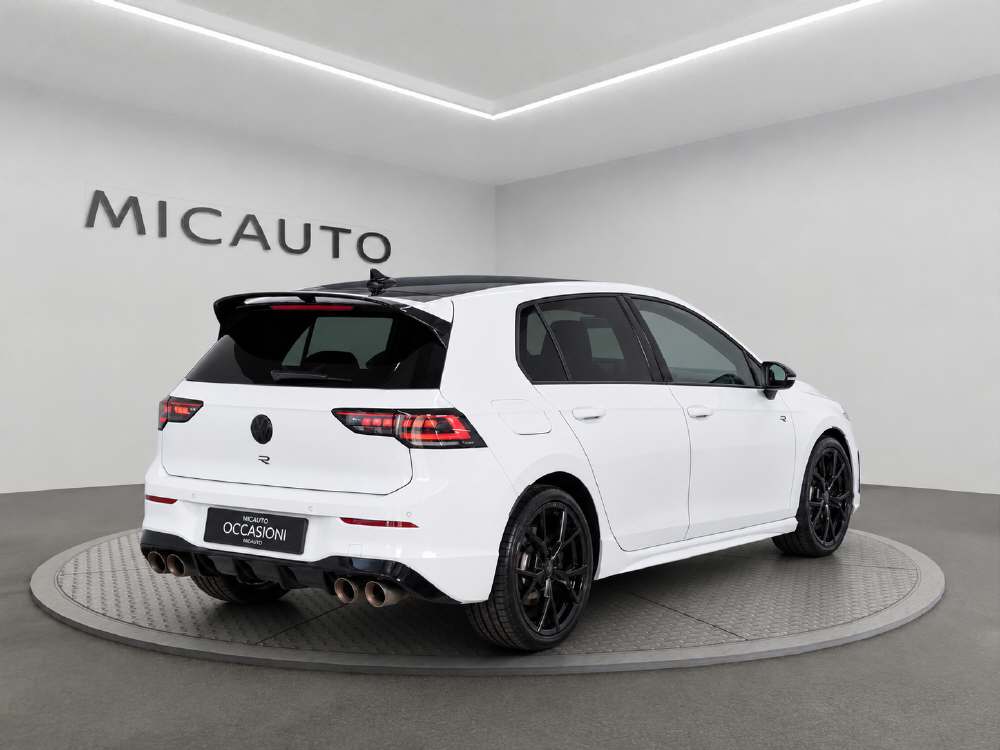 VW Golf VIII 2.0 TSI R Black Edition DSG 4motion-image-1