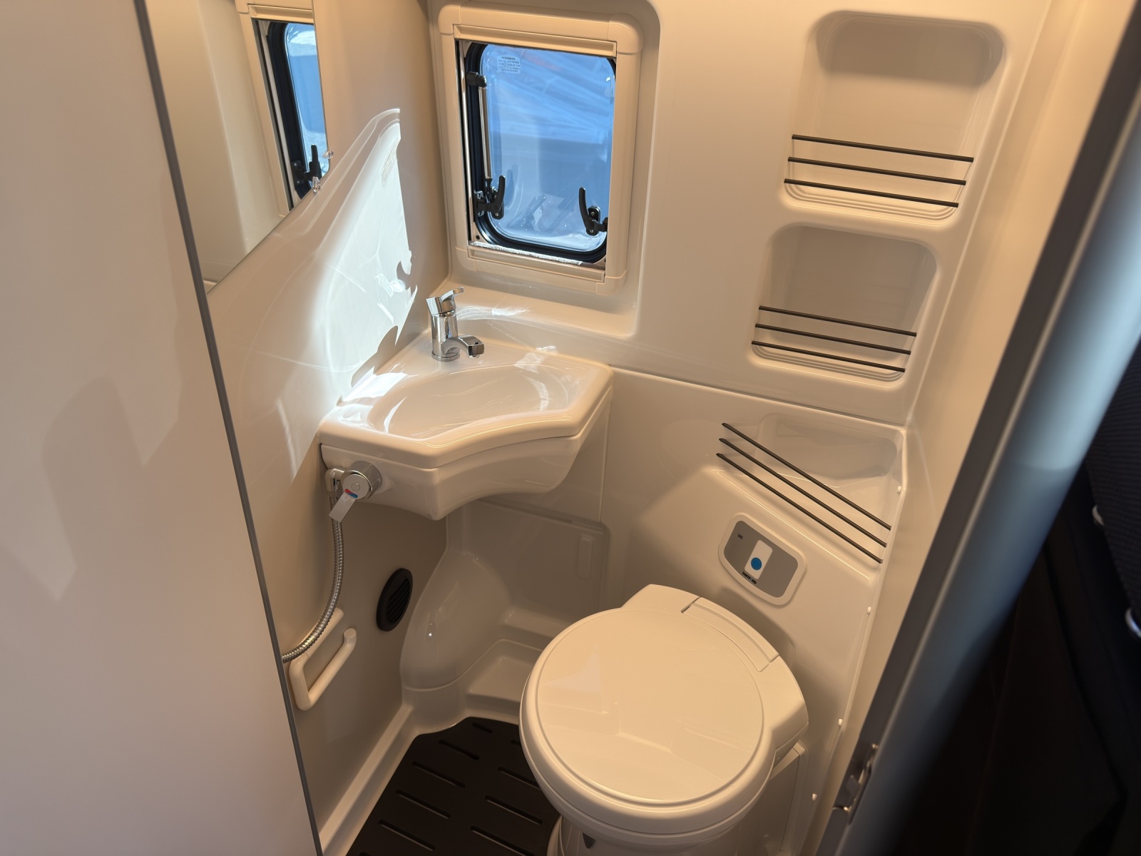 WESTFALIA Columbus 600E 2.2D 8G-image-20