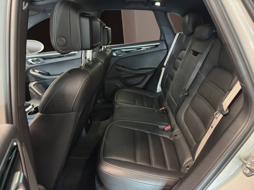 PORSCHE Macan S PDK-image-7