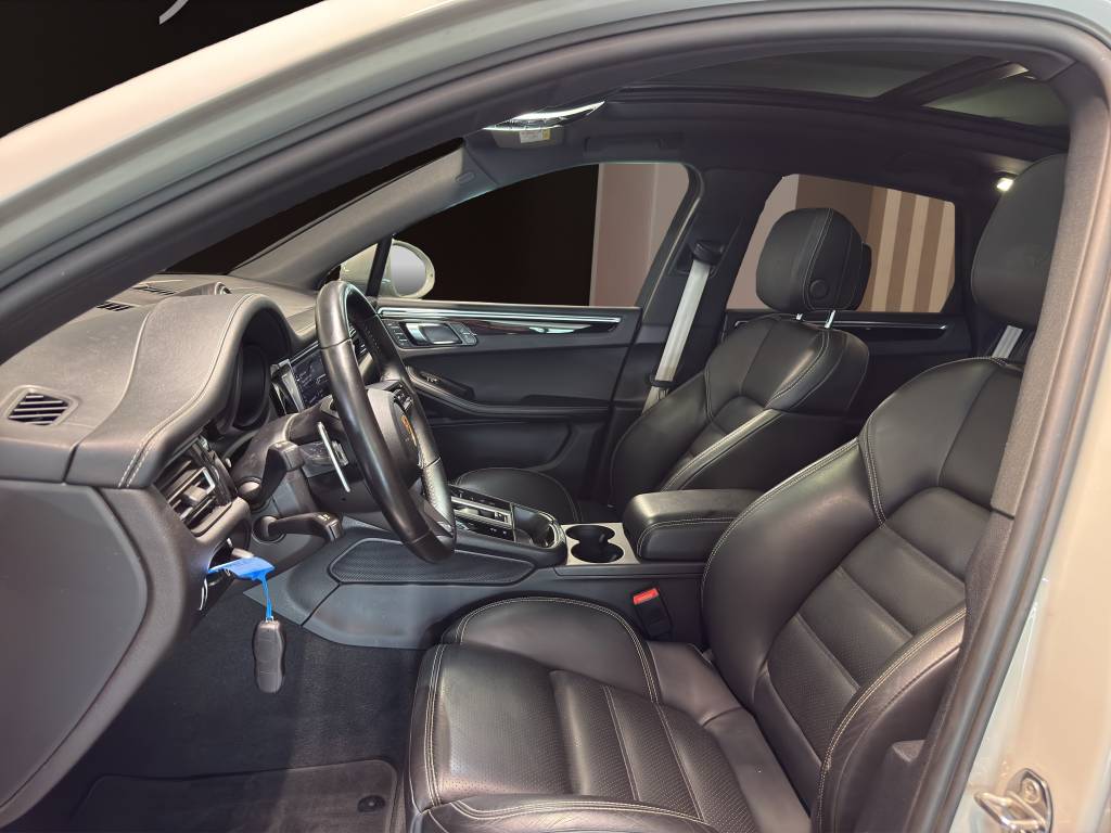 PORSCHE Macan S PDK-image-5