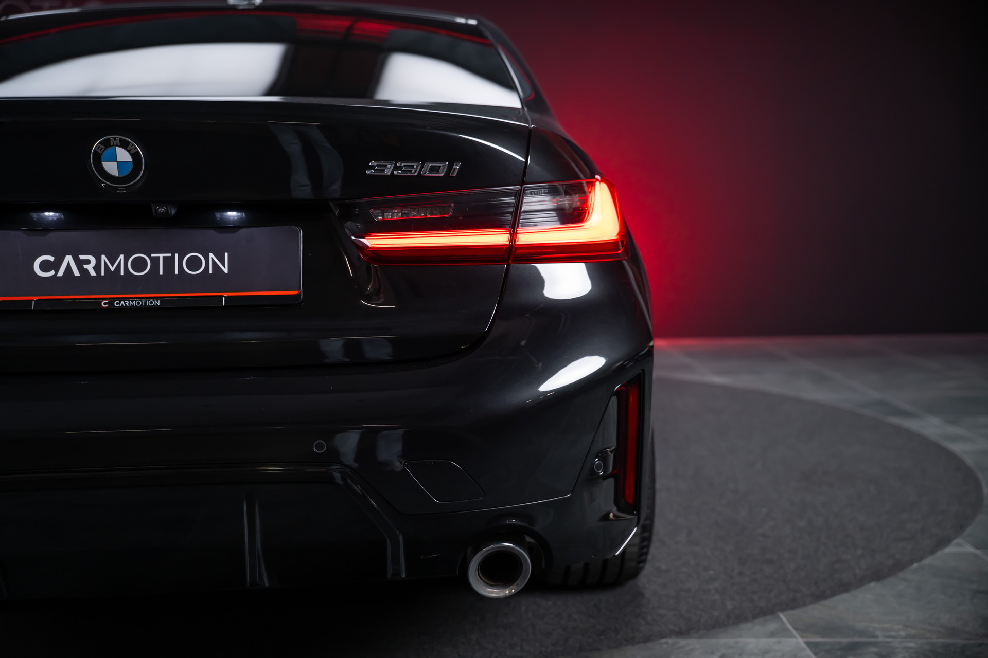 BMW 330i xDrive M Sport / LCI / 360°Kamera / Glasdach / HeadUp-image-7