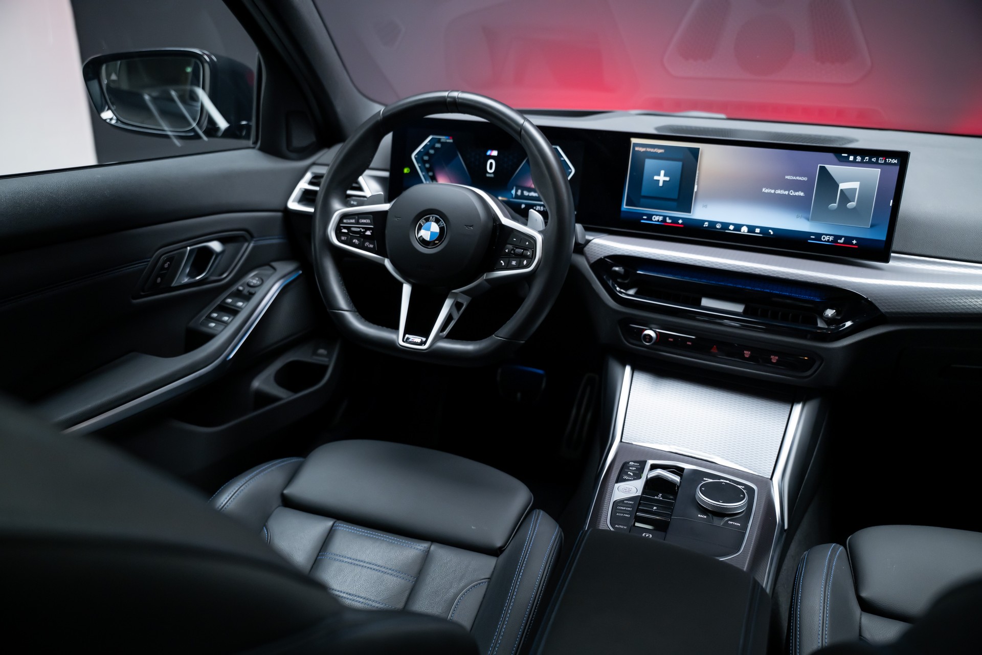 BMW 330i xDrive M Sport / LCI / 360°Kamera / Glasdach / HeadUp-image-24