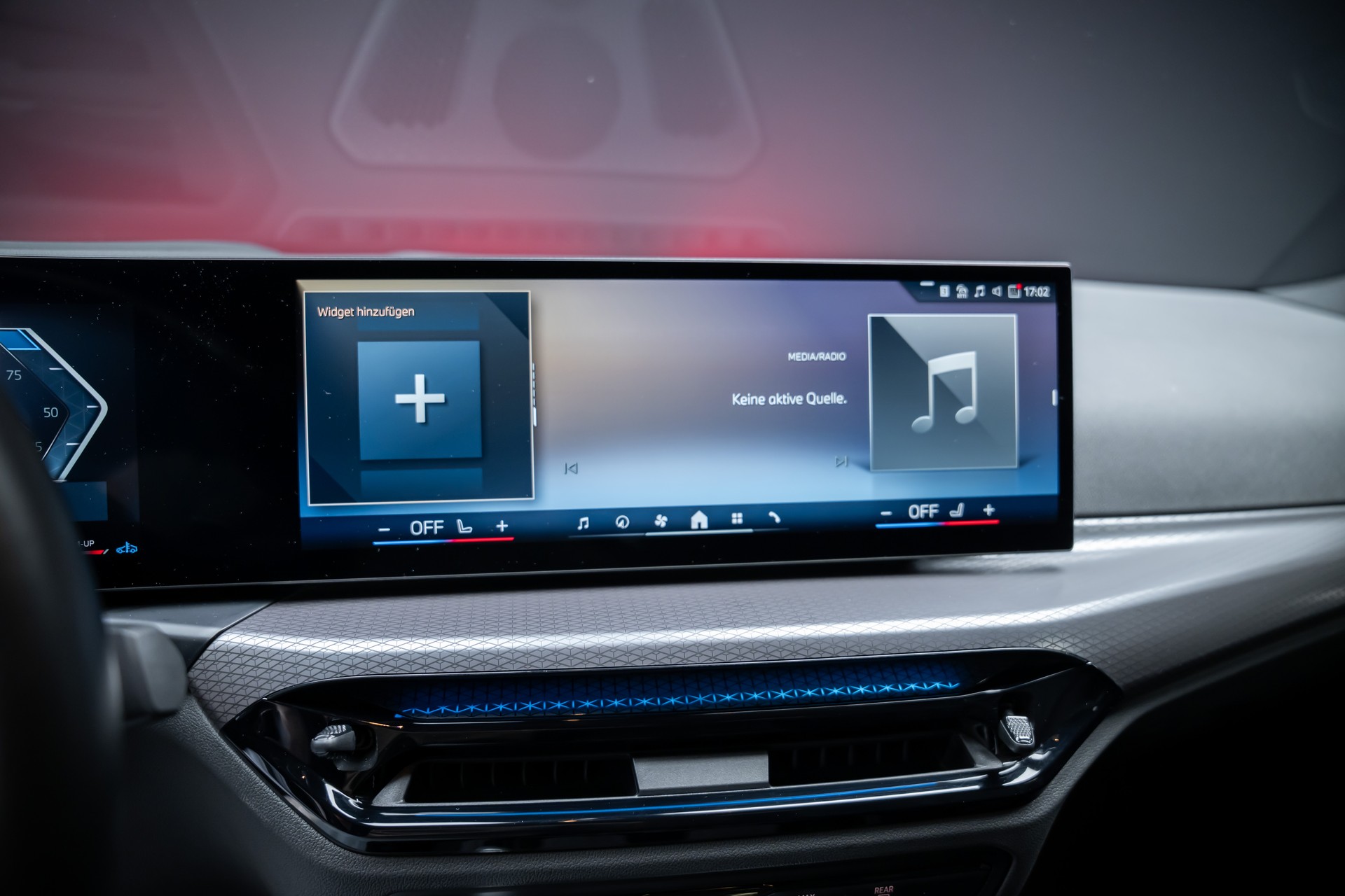 BMW 330i xDrive M Sport / LCI / 360°Kamera / Glasdach / HeadUp-image-30