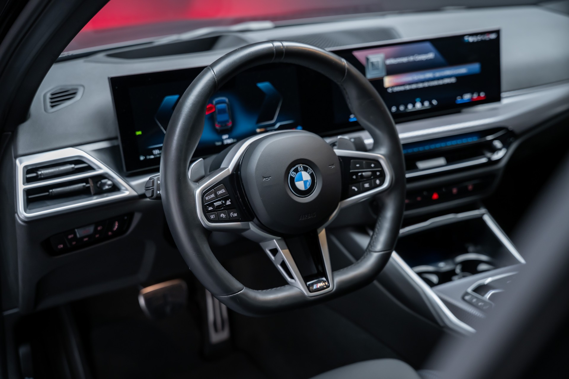 BMW 330i xDrive M Sport / LCI / 360°Kamera / Glasdach / HeadUp-image-12