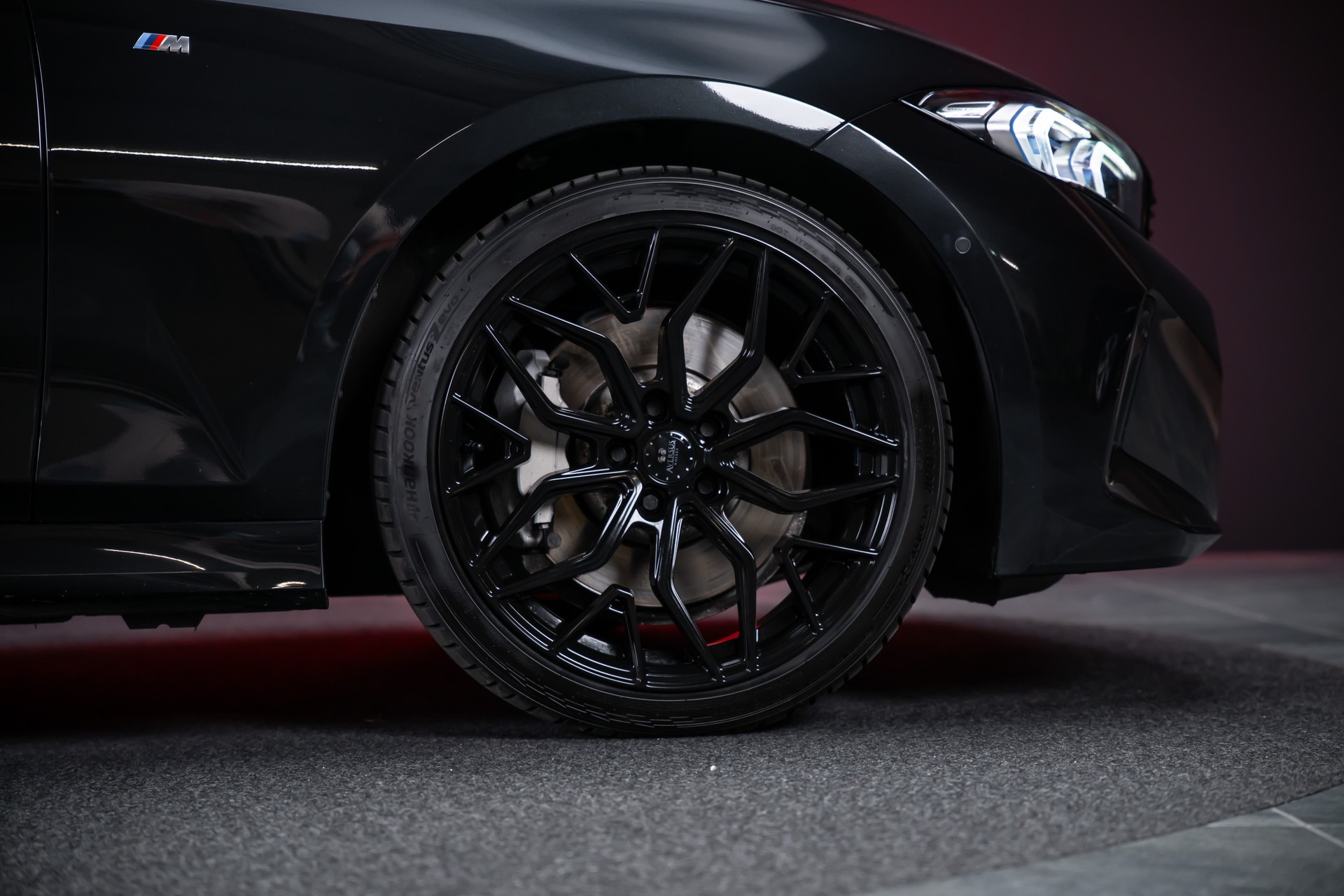 BMW 330i xDrive M Sport / LCI / 360°Kamera / Glasdach / HeadUp-image-37