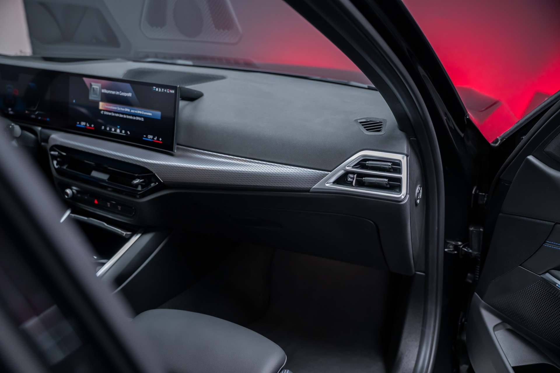 BMW 330i xDrive M Sport / LCI / 360°Kamera / Glasdach / HeadUp-image-20