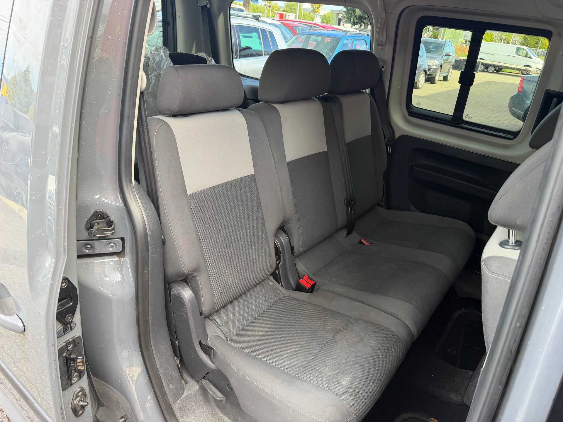 VW Caddy Maxi 2.0 TDI CR 4Motion Trendline-image-12