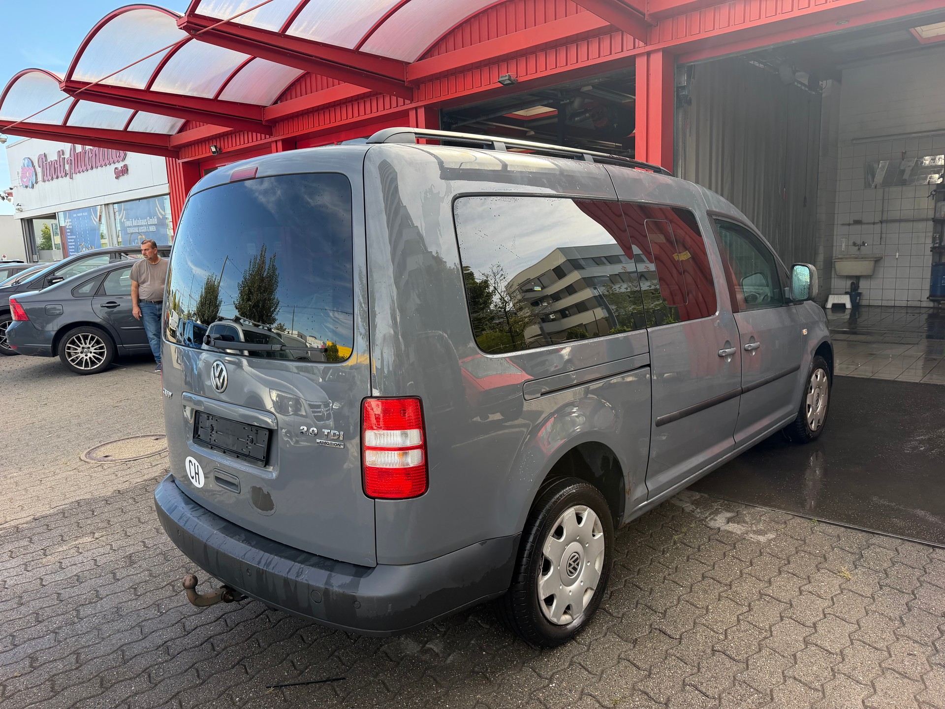 VW Caddy Maxi 2.0 TDI CR 4Motion Trendline-image-4