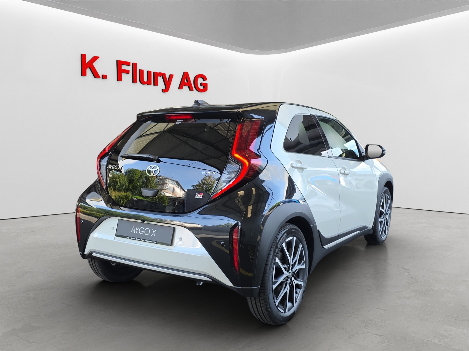 TOYOTA Aygo X 1.5 VVT-i HSD GR Sport-image-4