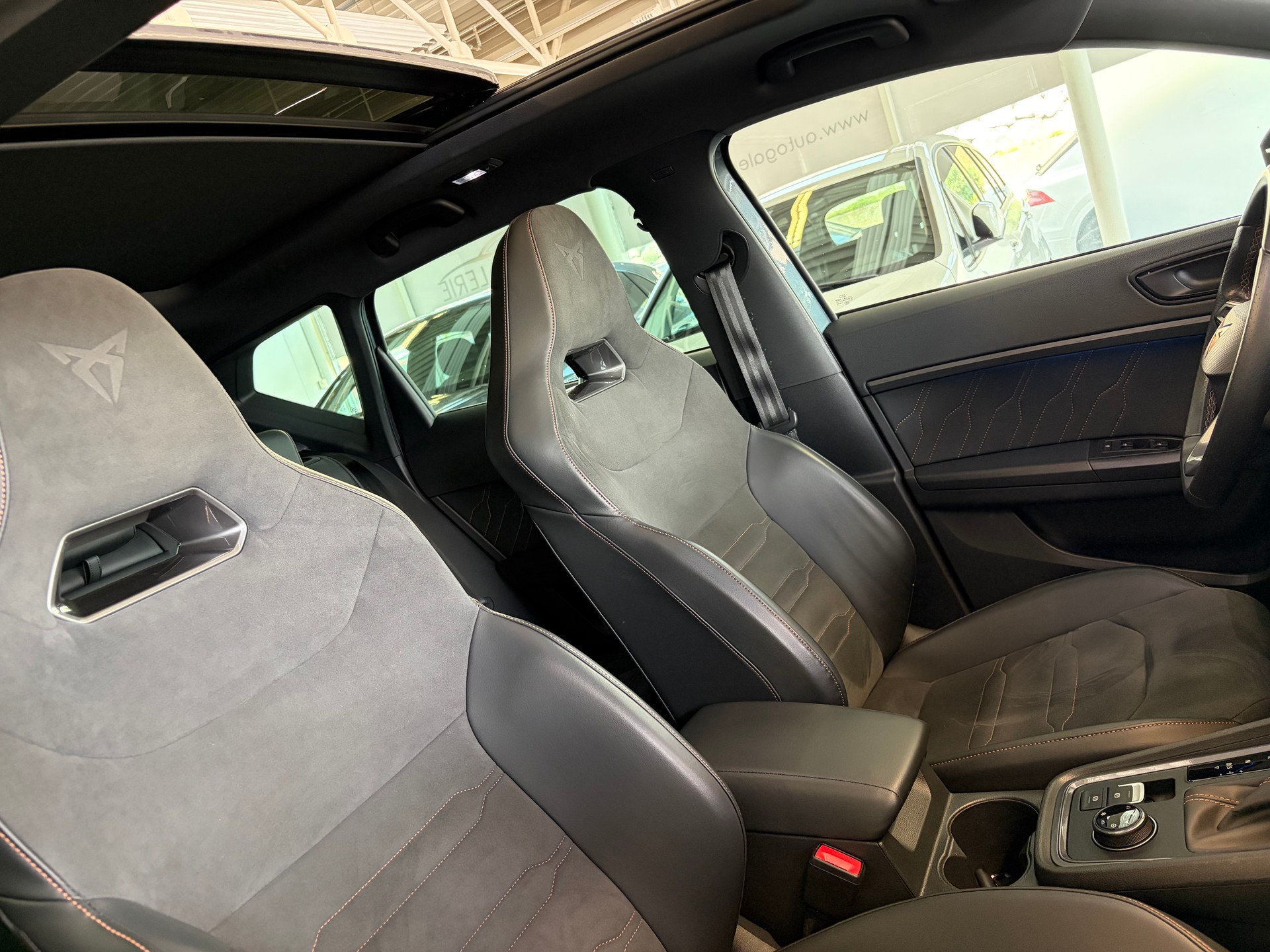 CUPRA Ateca 2.0TSI 4Drive DSG | AHK | PANORAMA | BeatsAudio Sound |-image-29