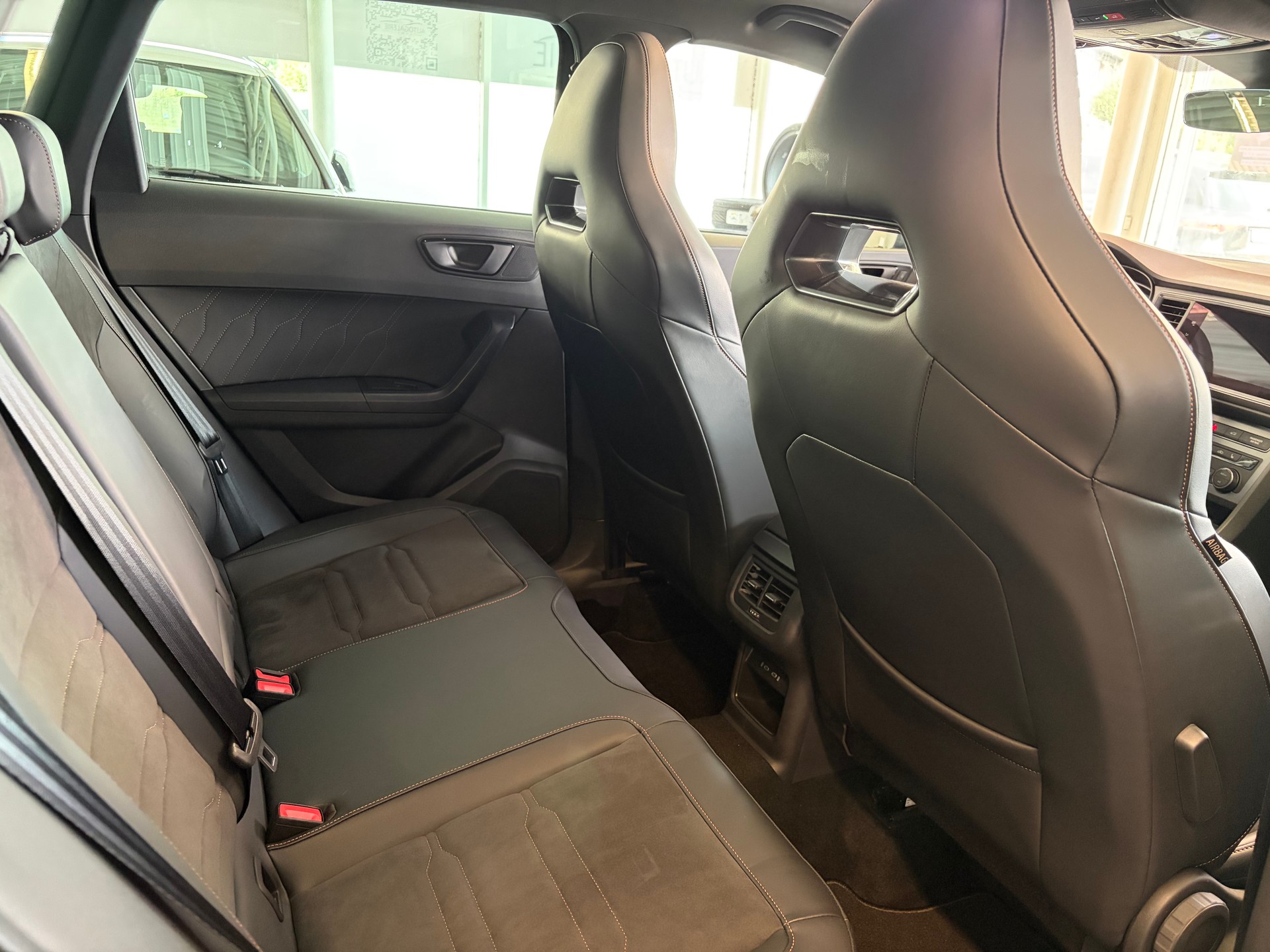 CUPRA Ateca 2.0TSI 4Drive DSG | AHK | PANORAMA | BeatsAudio Sound |-image-27