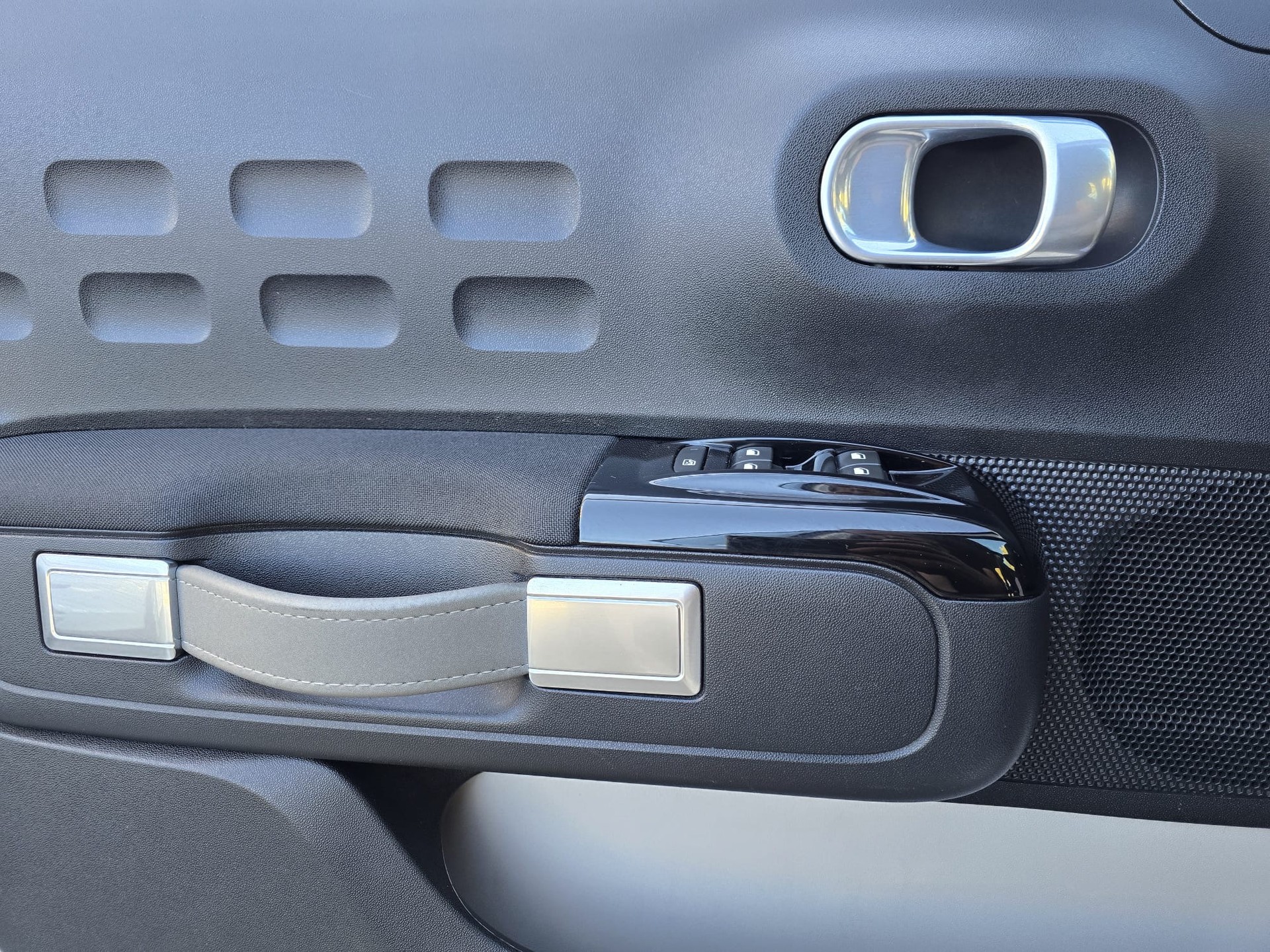 CITROEN C3 1.2i PureTech Feel EAT-image-15