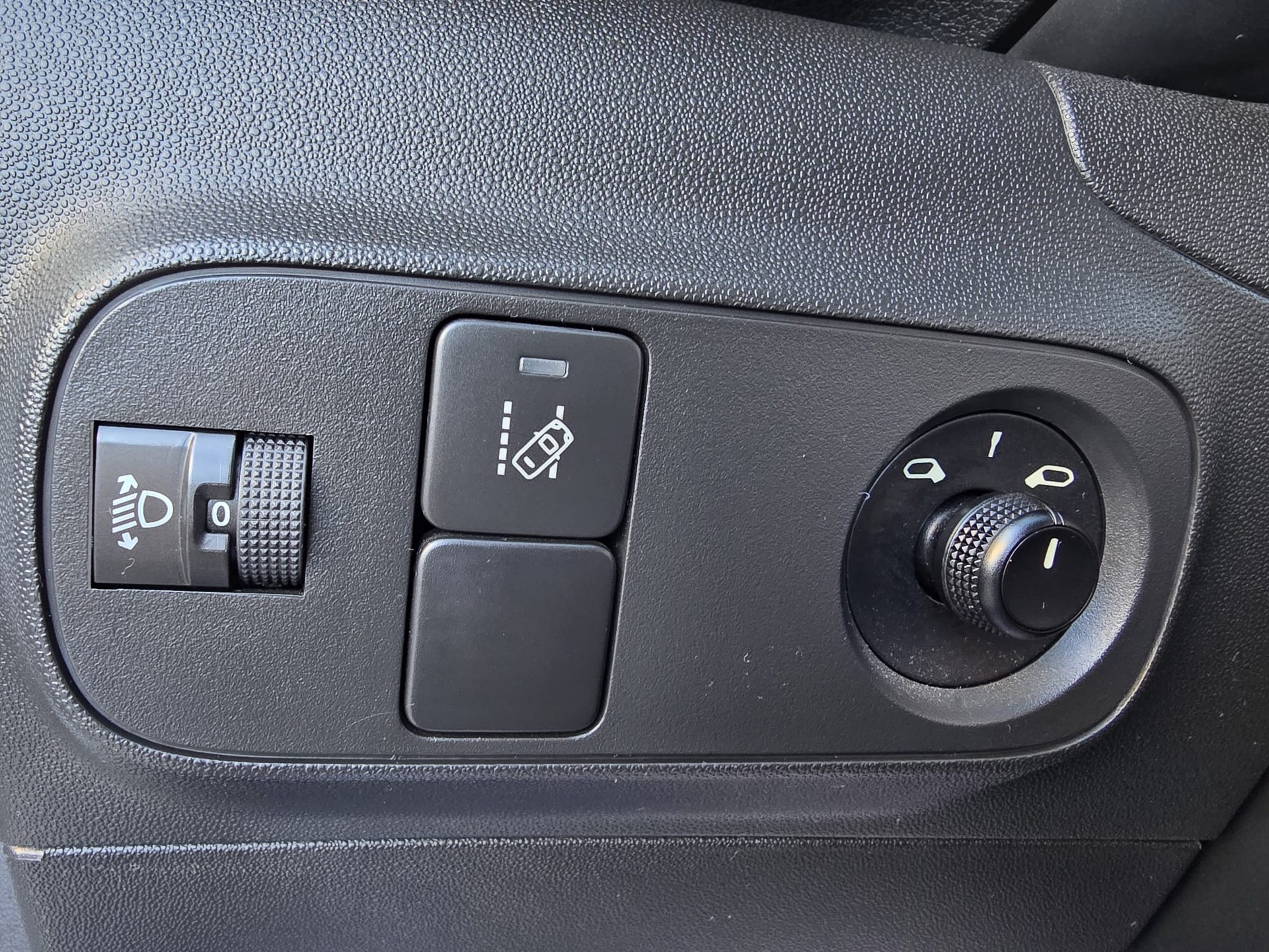 CITROEN C3 1.2i PureTech Feel EAT-image-13