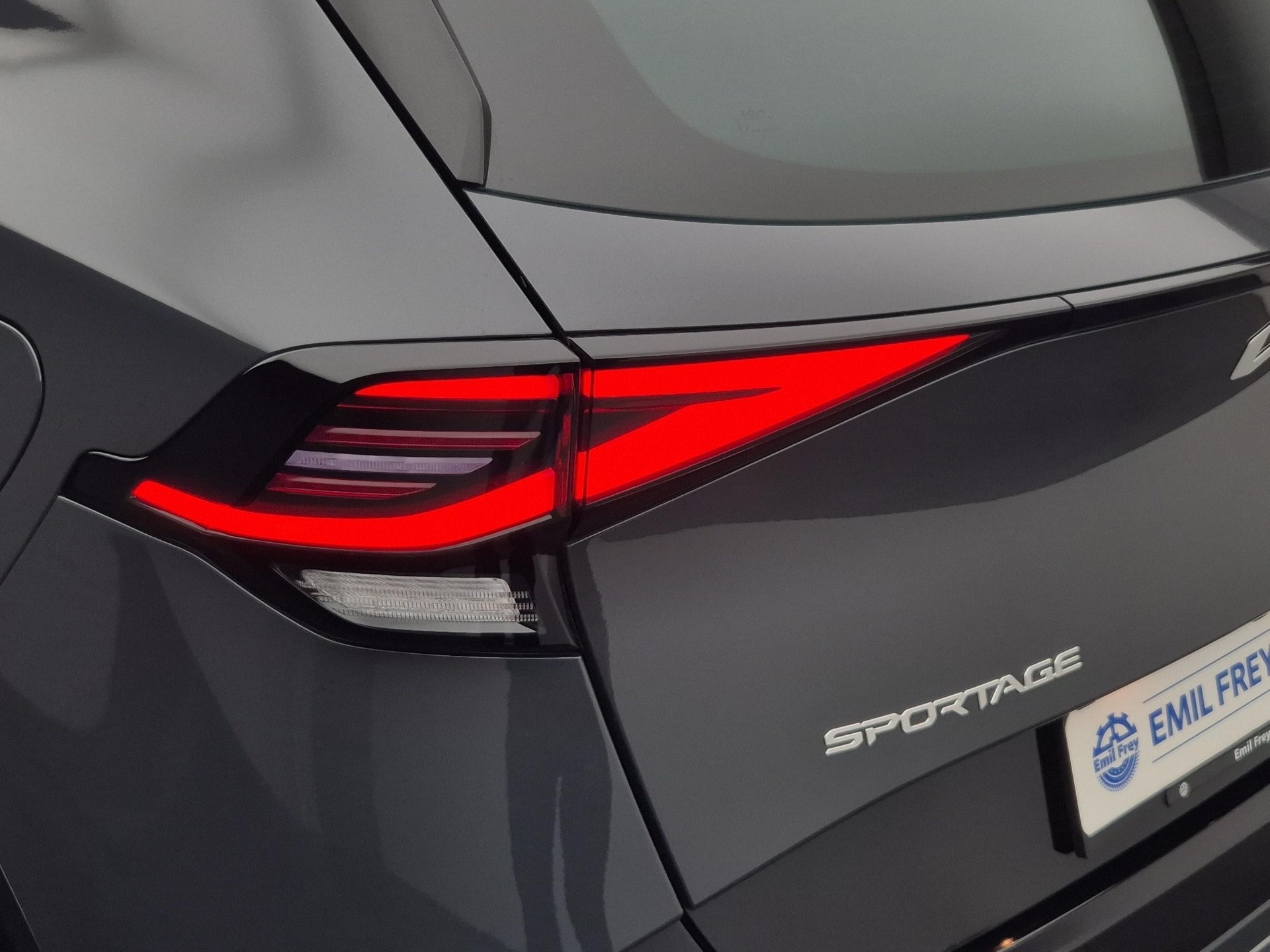 KIA Sportage 1.6 T-GDi PHEV GT-Line-image-16