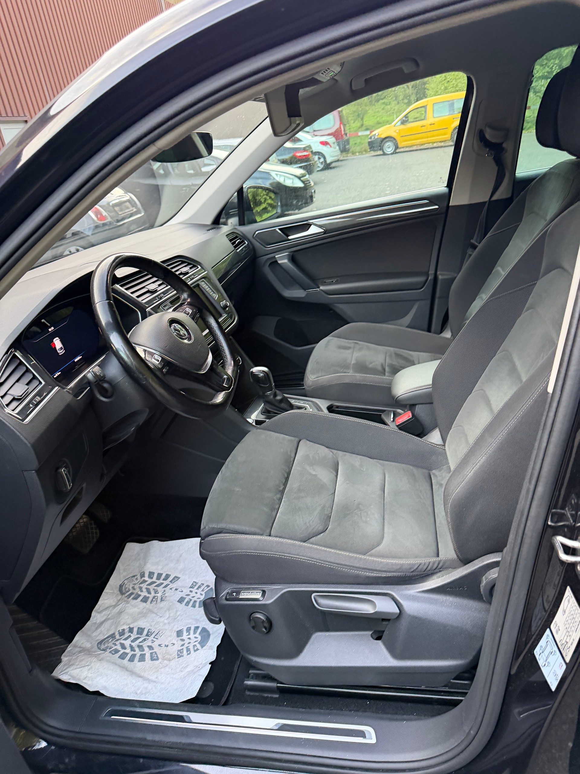 VW Tiguan 2.0 TDI SCR Highline 4Motion DSG-image-8