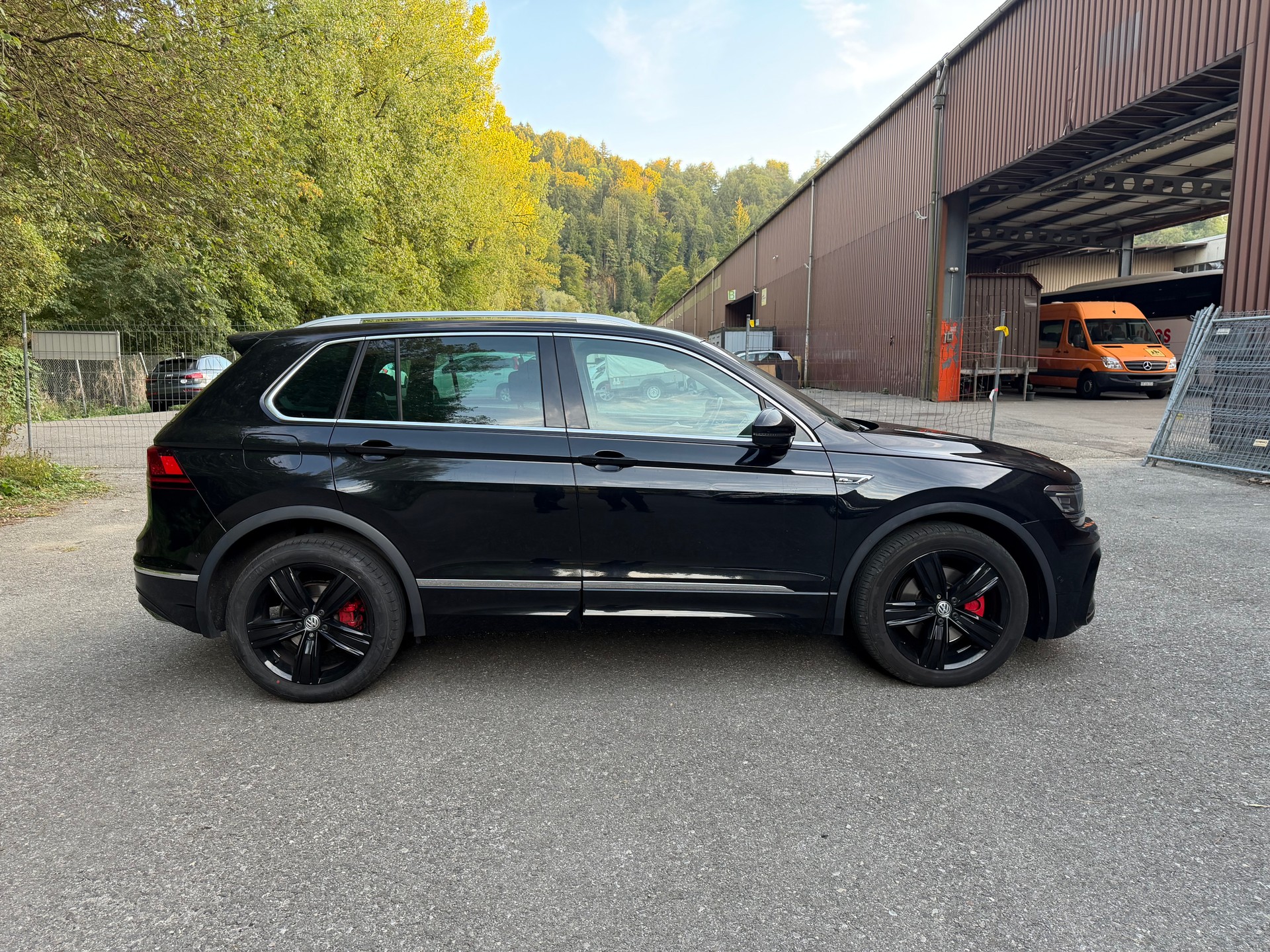 VW Tiguan 2.0 TDI SCR Highline 4Motion DSG-image-3
