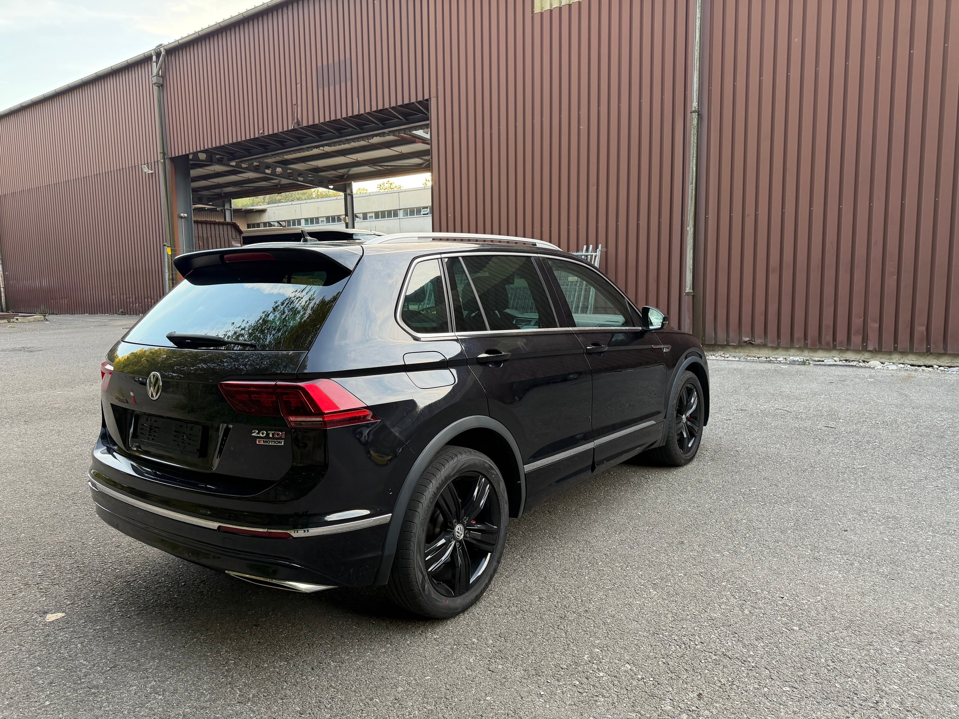 VW Tiguan 2.0 TDI SCR Highline 4Motion DSG-image-6