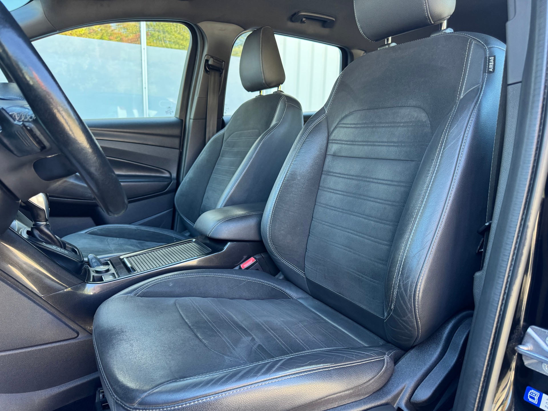 FORD Kuga 2.0 TDCi ST Line 4WD PowerShift-image-5