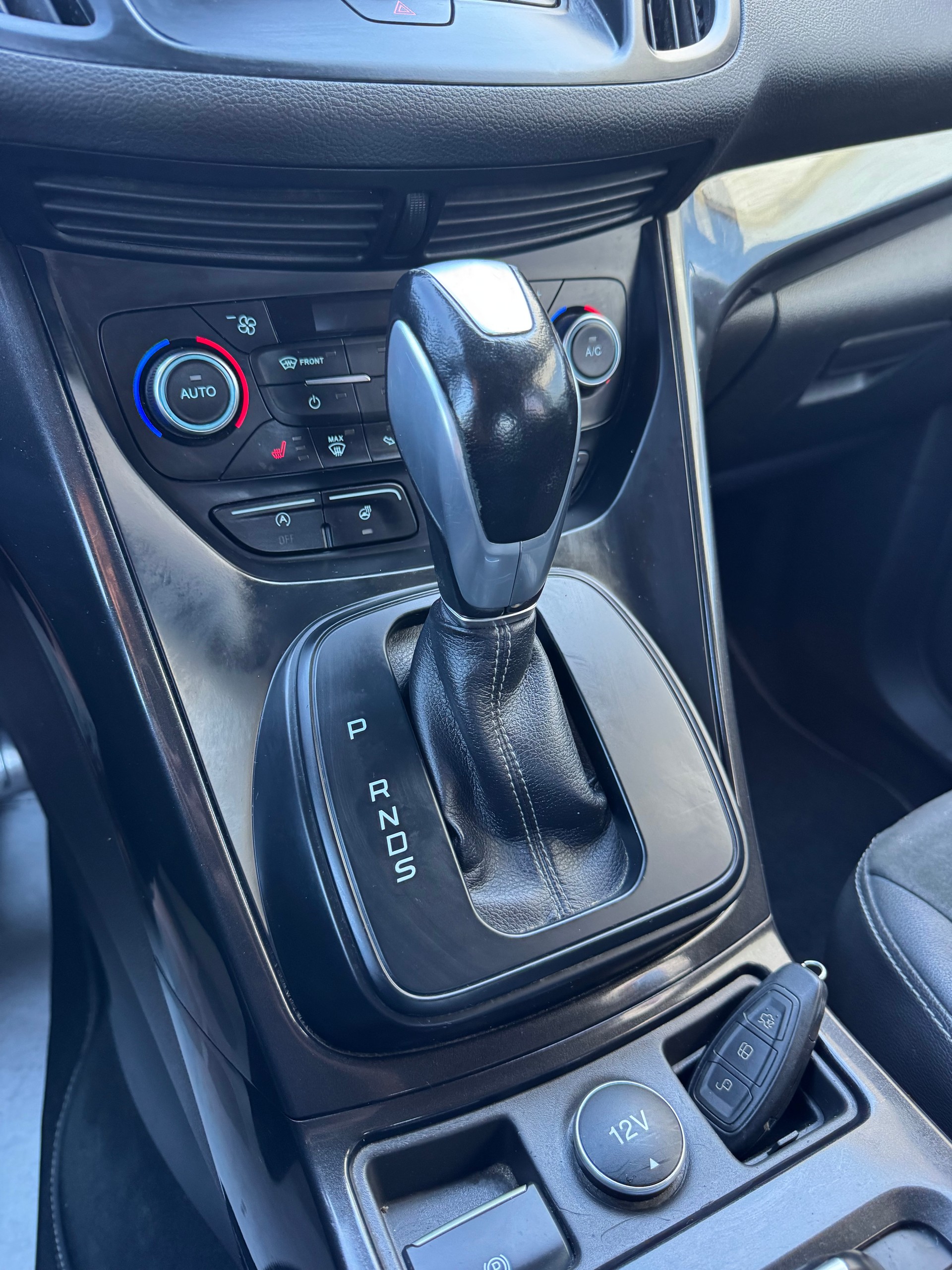 FORD Kuga 2.0 TDCi ST Line 4WD PowerShift-image-10