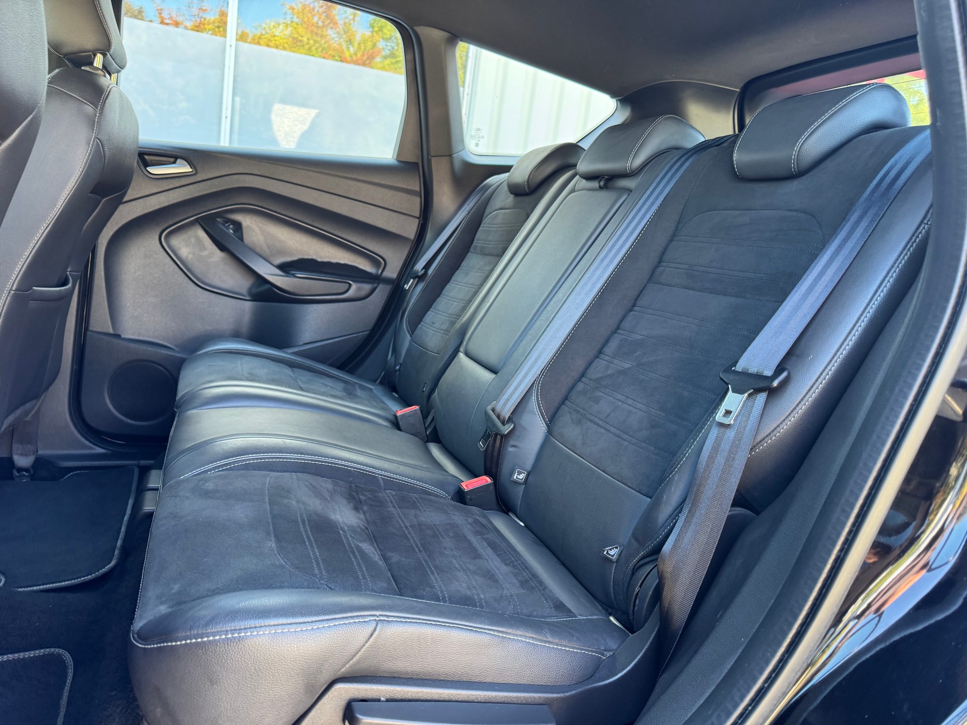 FORD Kuga 2.0 TDCi ST Line 4WD PowerShift-image-6