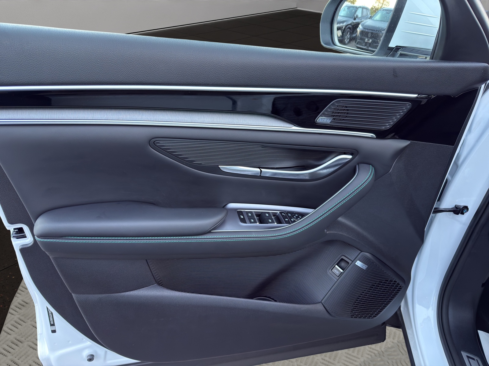 BYD Seal U DM-i Design AWD-image-11