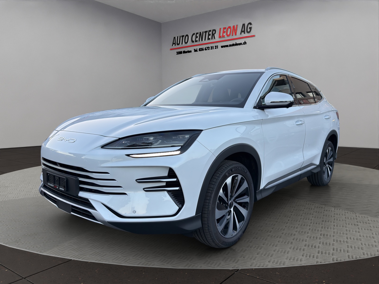 BYD Seal U DM-i Design AWD-showroom-element-1
