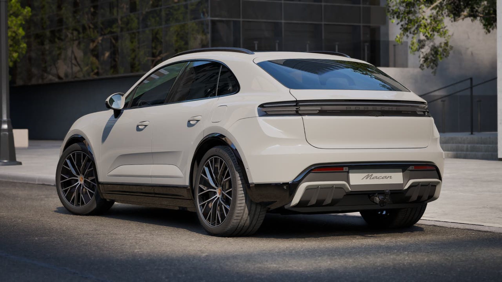 PORSCHE Macan 4-image-2