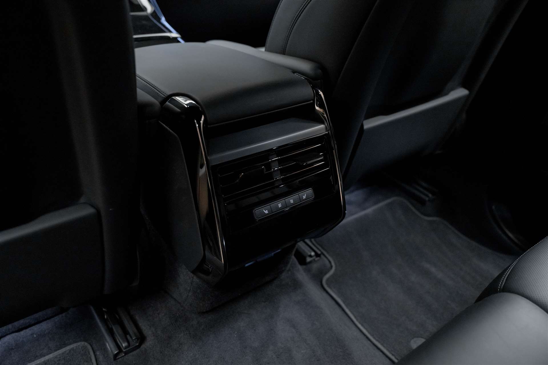 LAND ROVER Range Rover Sport D300 3.0 TD6 MHEV Dynamic SE Automatic *URBAN *24" Felgen*Werksgarantie*-image-10
