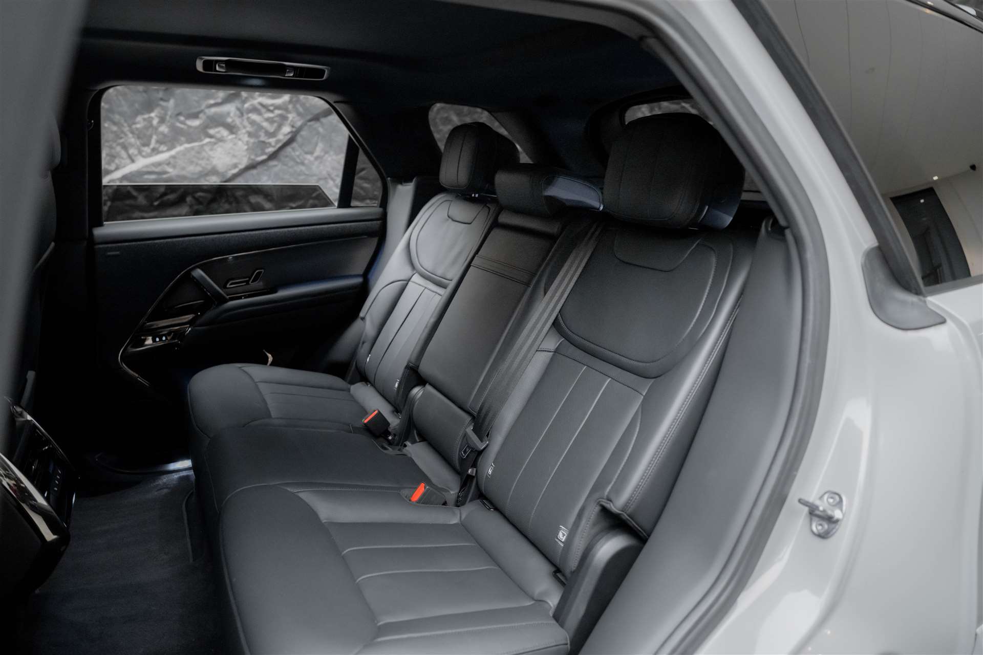 LAND ROVER Range Rover Sport D300 3.0 TD6 MHEV Dynamic SE Automatic *URBAN *24" Felgen*Werksgarantie*-image-12
