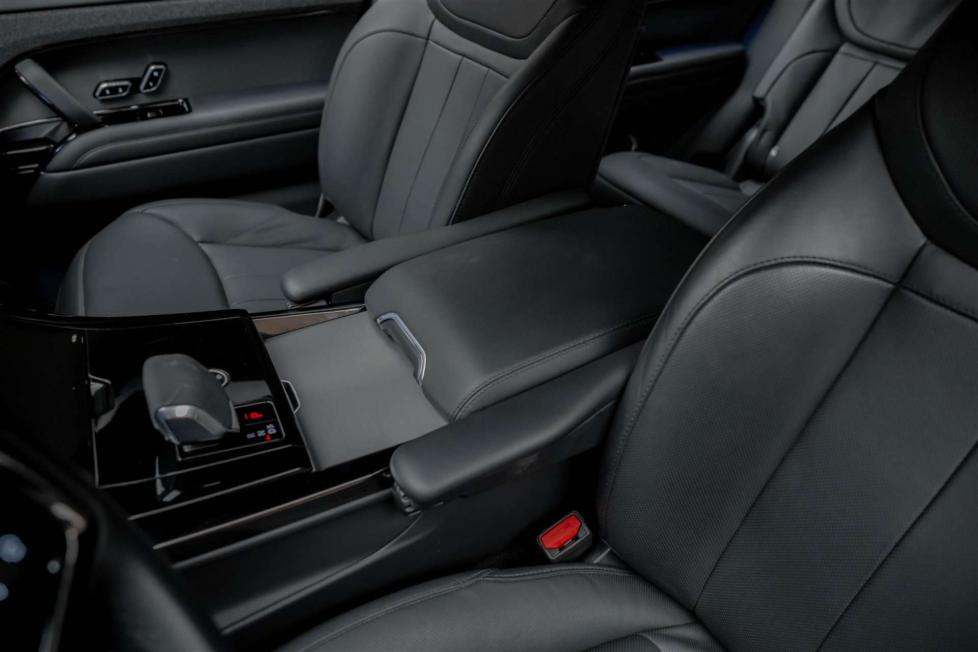LAND ROVER Range Rover Sport D300 3.0 TD6 MHEV Dynamic SE Automatic *URBAN *24" Felgen*Werksgarantie*-image-33