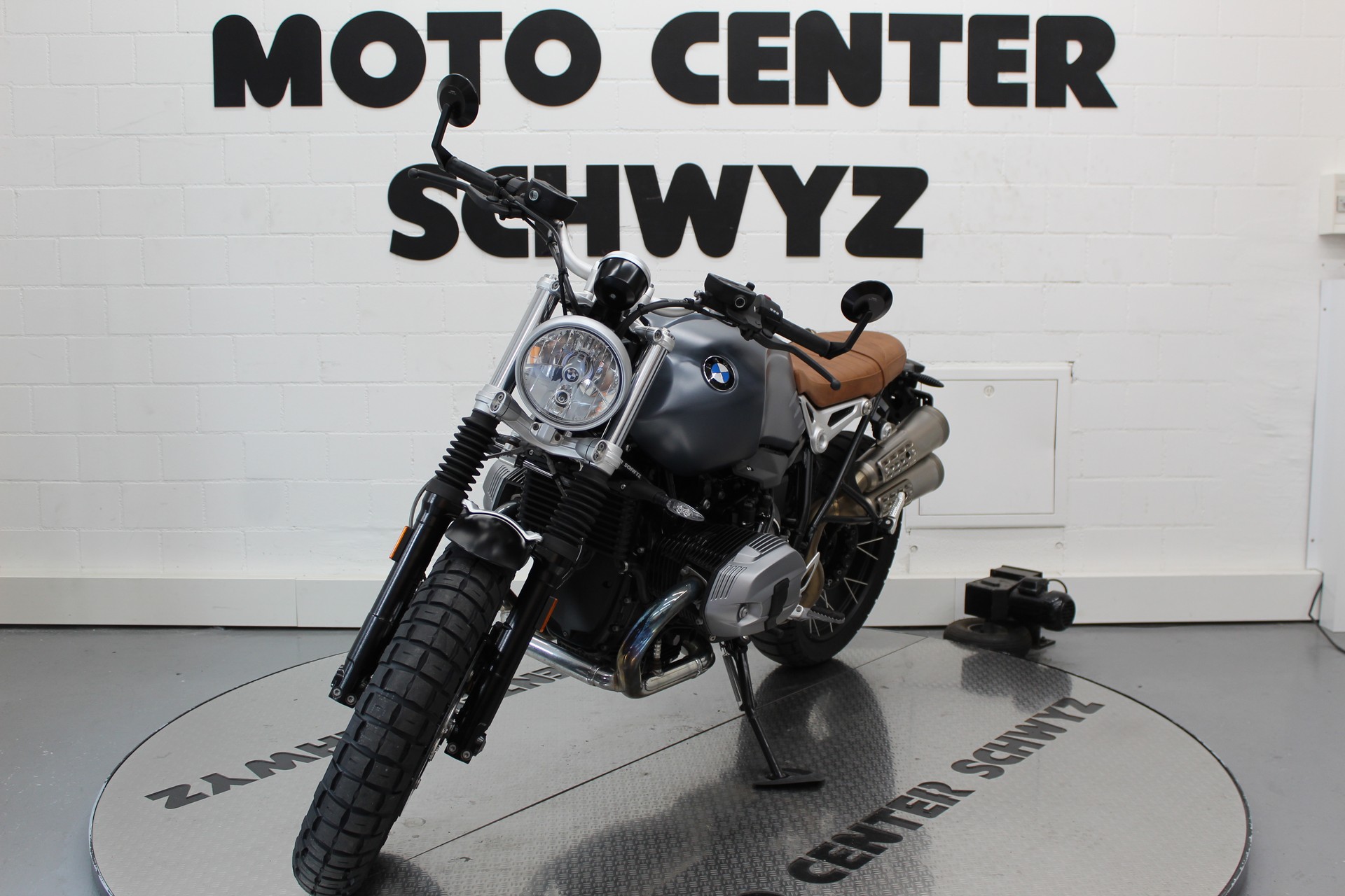 BMW R nineT Scrambler ABS-showroom-element-3