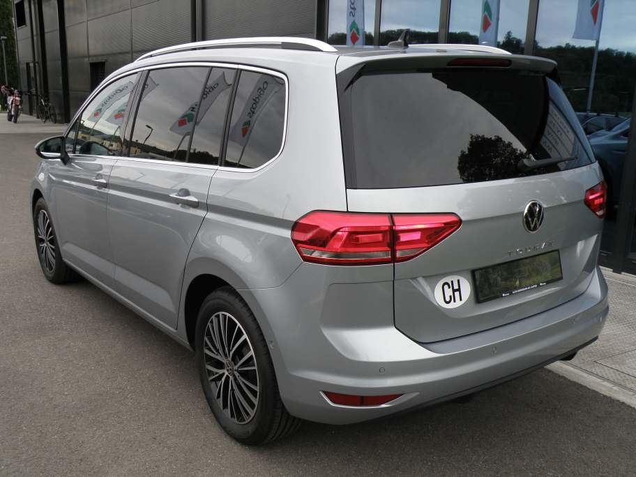 VW Touran 1.5 TSI Highline DSG-image-2