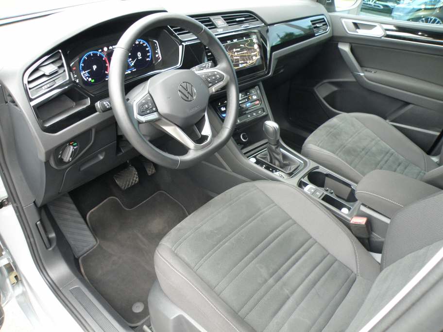 VW Touran 1.5 TSI Highline DSG-image-3