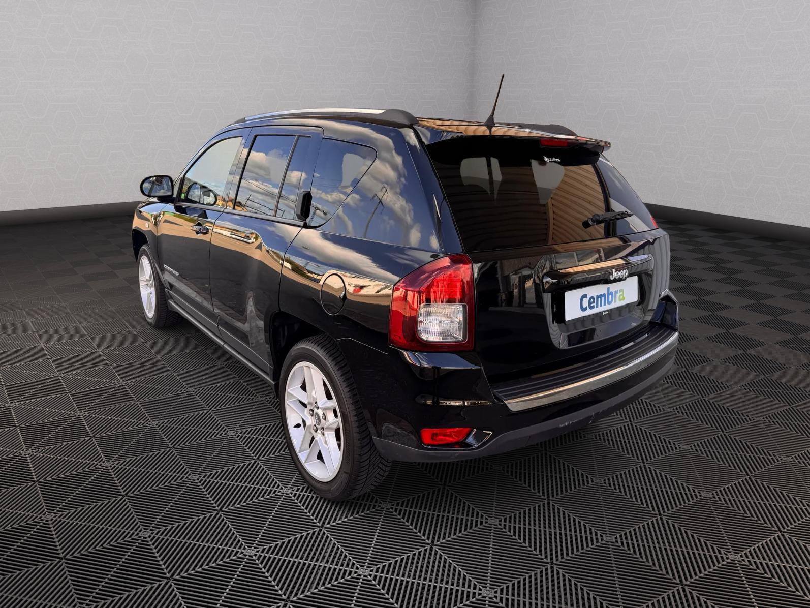 JEEP Compass 2.4 Limited Automatic-image-2