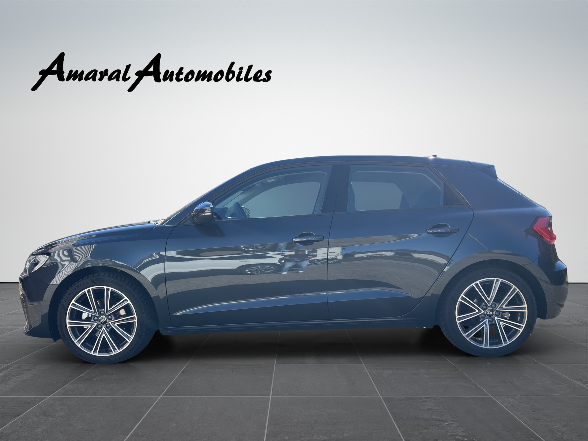 AUDI A1 Sportback 30 TFSI Attraction S-tronic-image-3