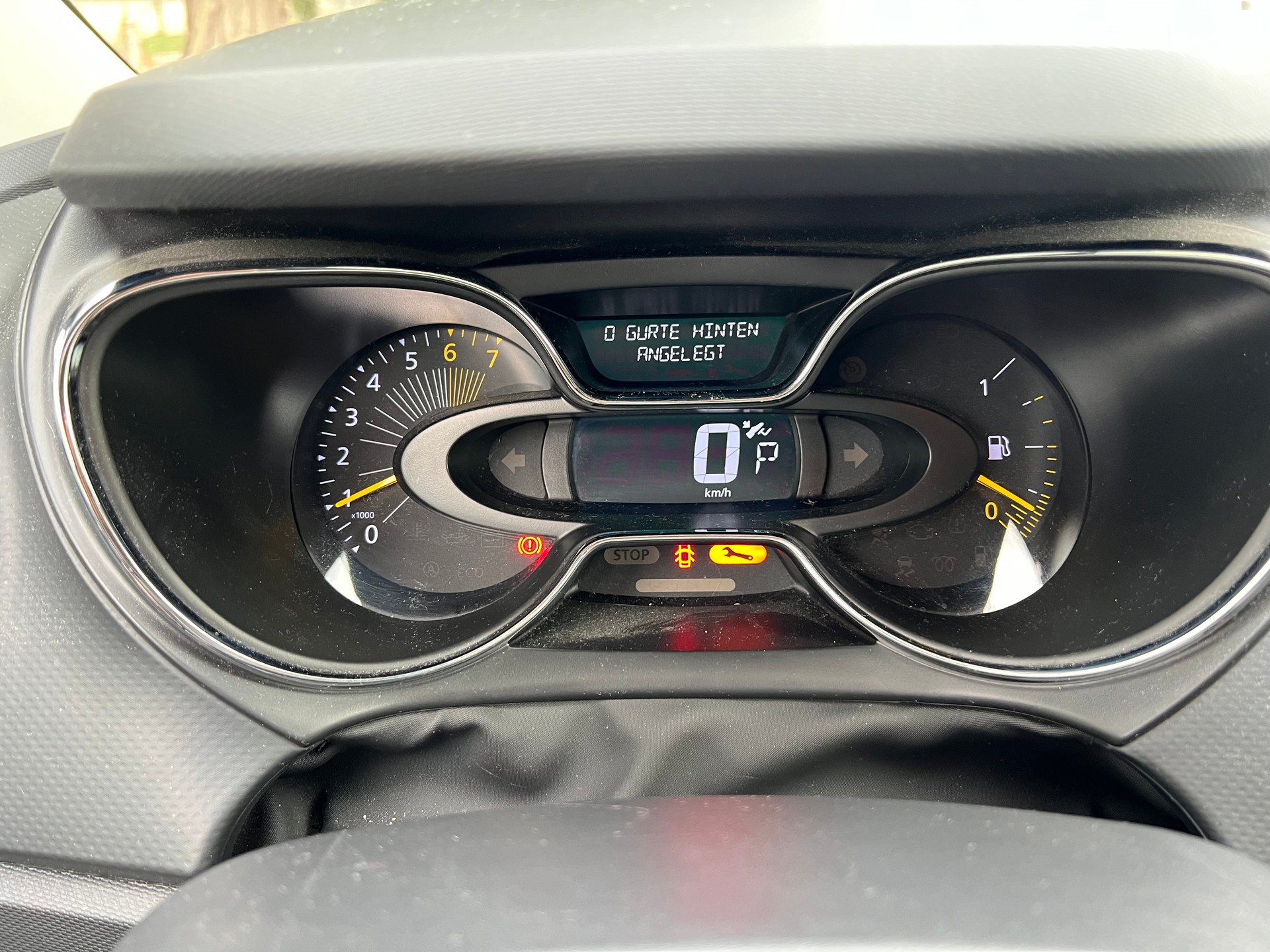 RENAULT Captur 1.2 T 16V Privilège EDC-image-11