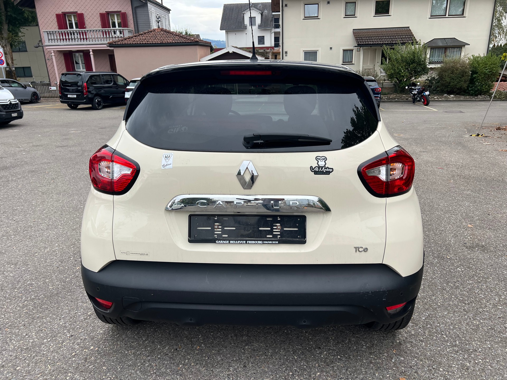 RENAULT Captur 1.2 T 16V Privilège EDC-image-5