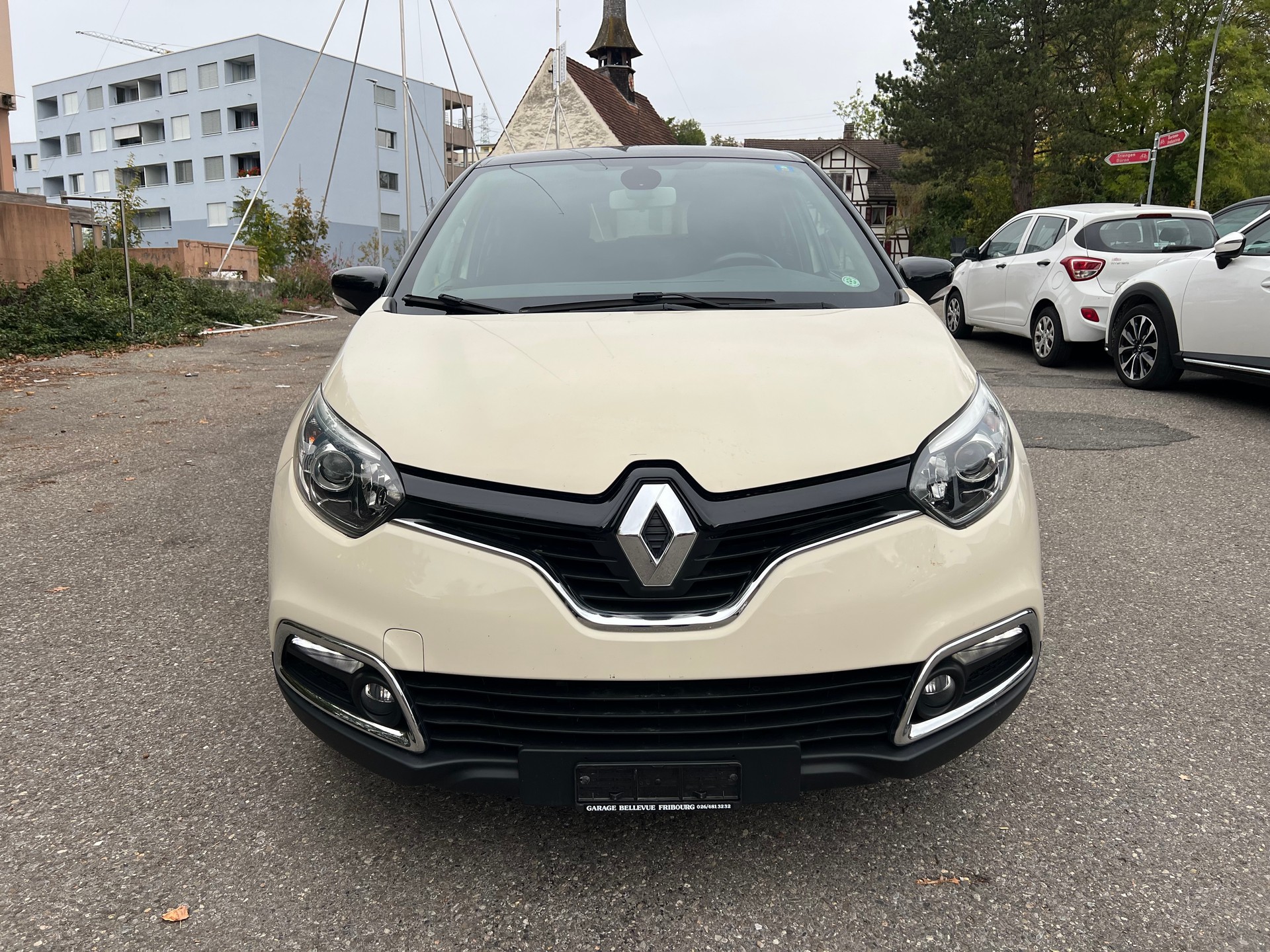 RENAULT Captur 1.2 T 16V Privilège EDC-image-1