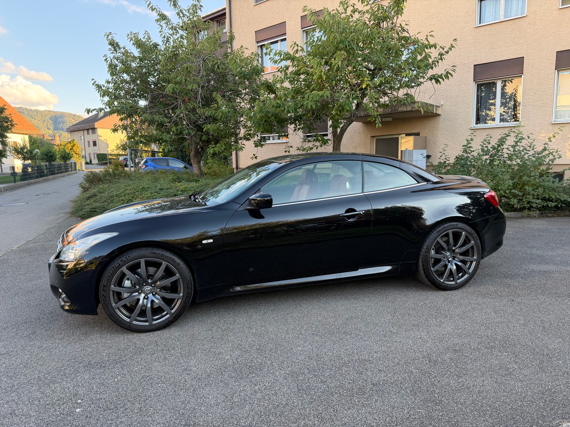 INFINITI G37 Cabrio GT Premium Automatic-image-2